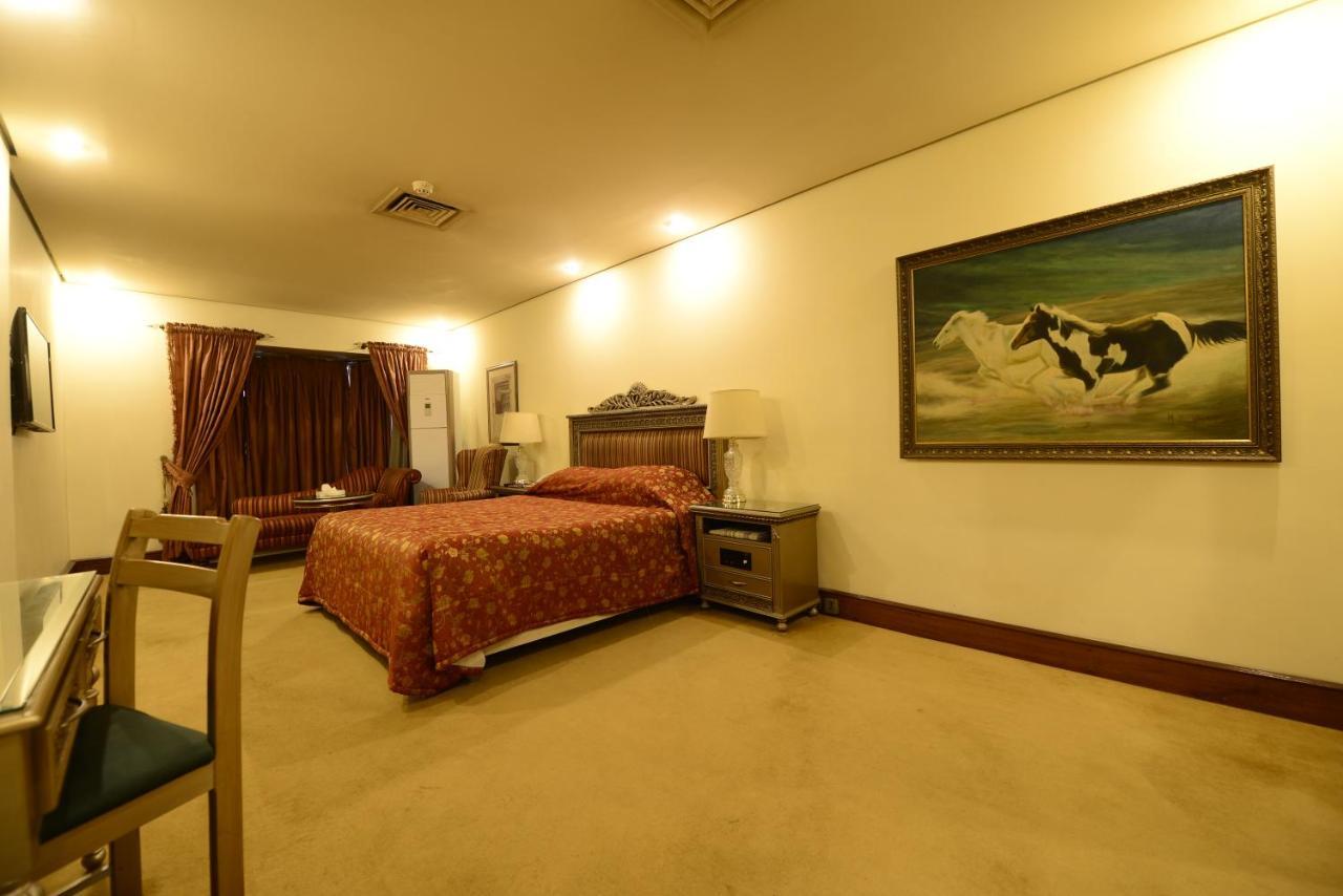 לאהור Regency Inn Hotel מראה חיצוני תמונה