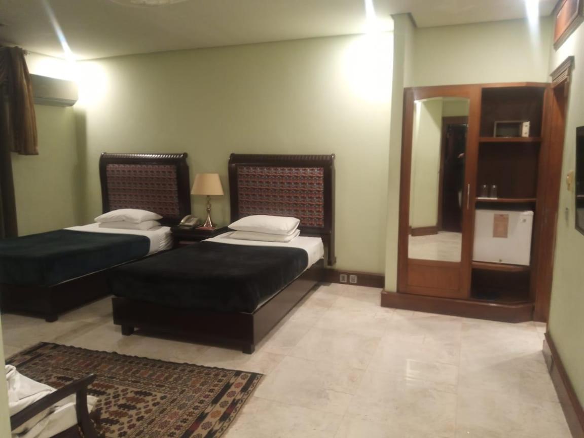 לאהור Regency Inn Hotel מראה חיצוני תמונה
