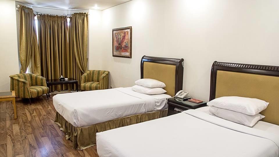 לאהור Regency Inn Hotel מראה חיצוני תמונה