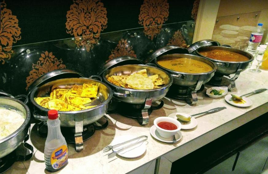 לאהור Regency Inn Hotel מראה חיצוני תמונה