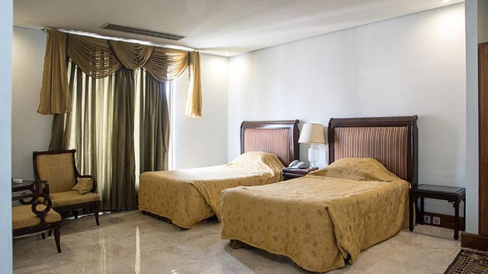 לאהור Regency Inn Hotel מראה חיצוני תמונה
